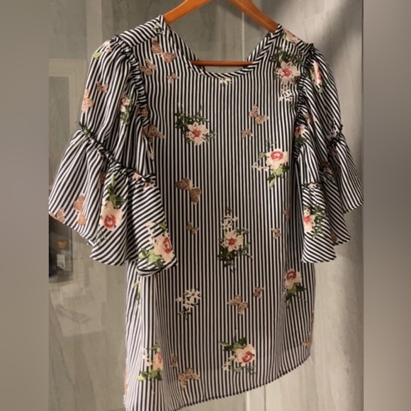 [BUNDLE OF 4] NEW Short-Sleeve & Long-sleeve Blouses & Tank Top, Size XS-M - Picture 7 of 16